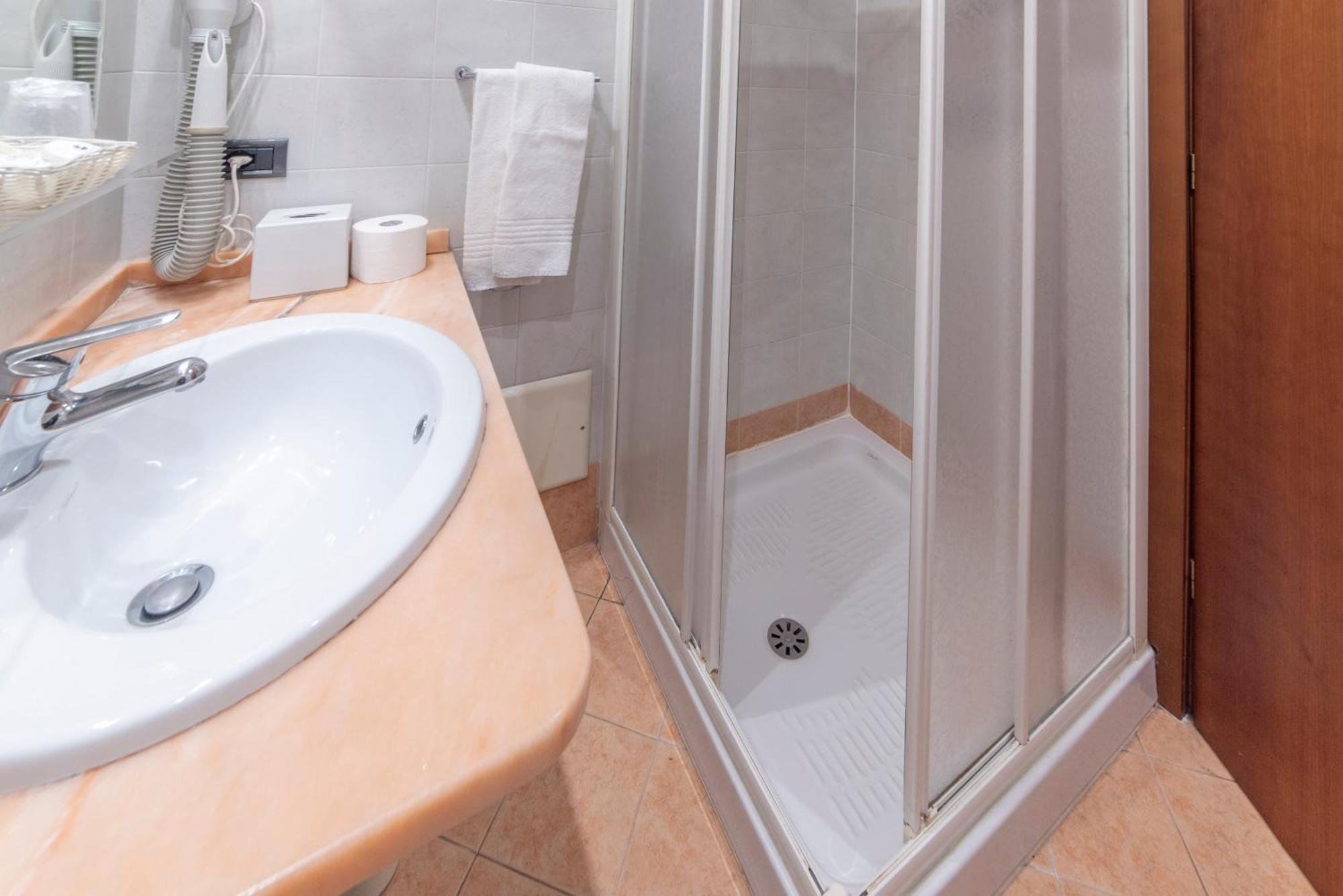 Hotel Bettina Mergozzo Zewnętrze zdjęcie
